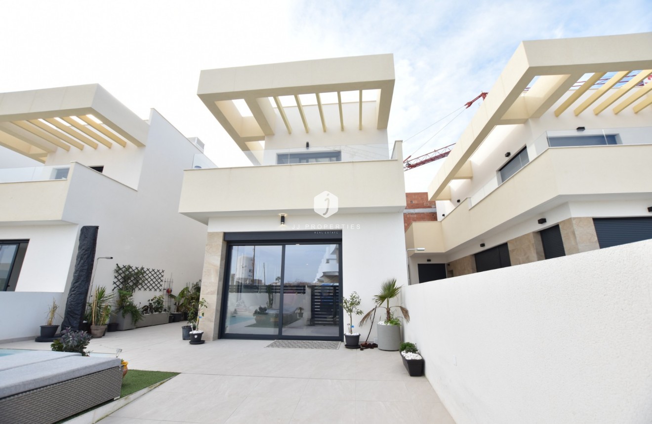 Resale - Villa -
Los Montesinos - Costa Blanca