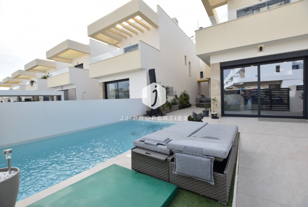 Resale - Villa -
Los Montesinos - Costa Blanca