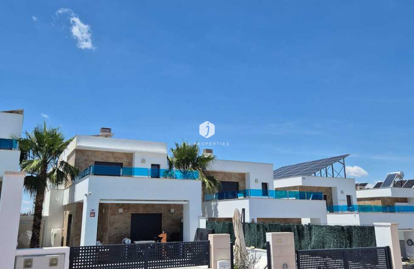 Resale - Villa -
Bigastro - Costa Blanca