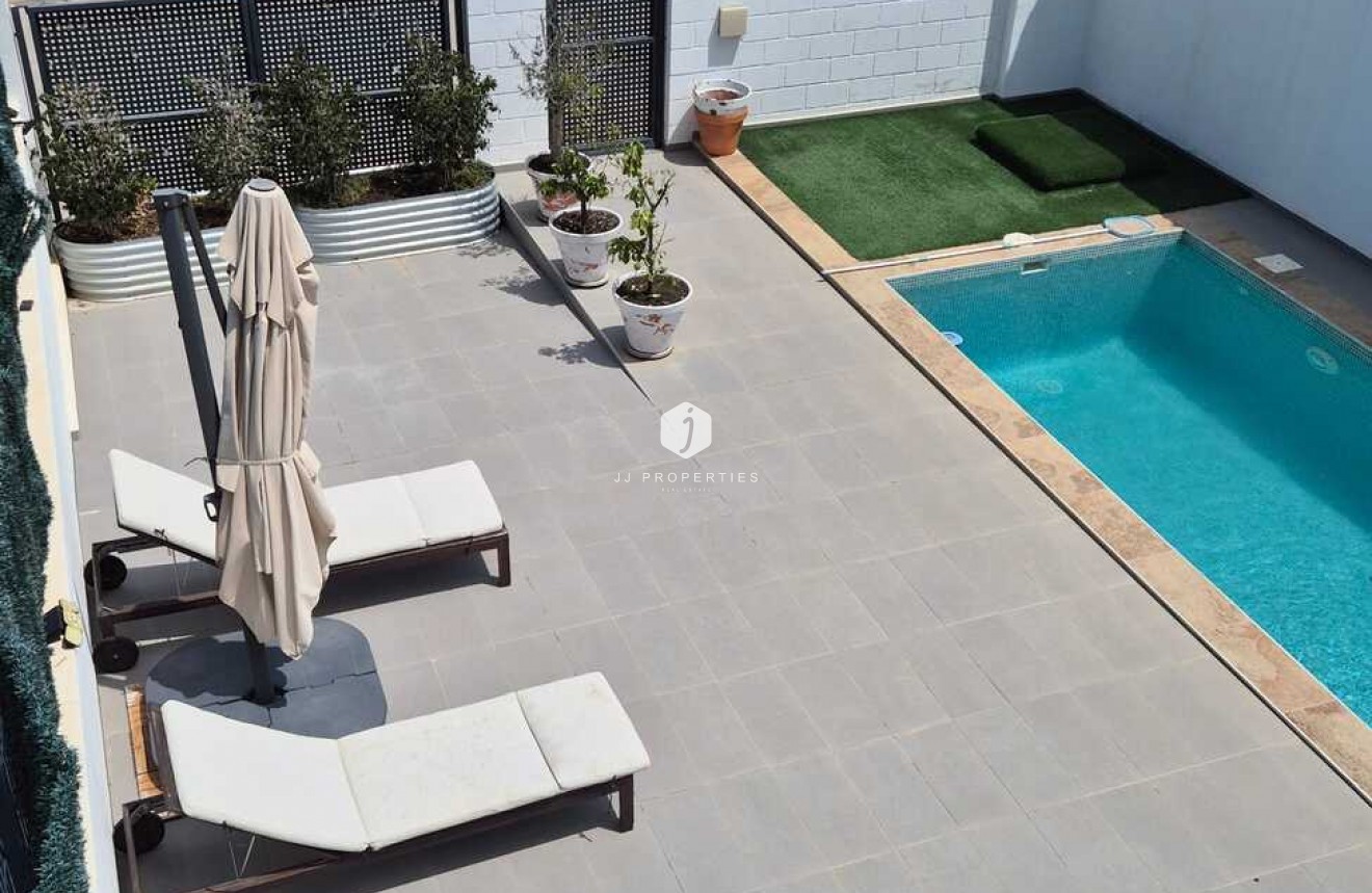 Resale - Villa -
Bigastro - Costa Blanca