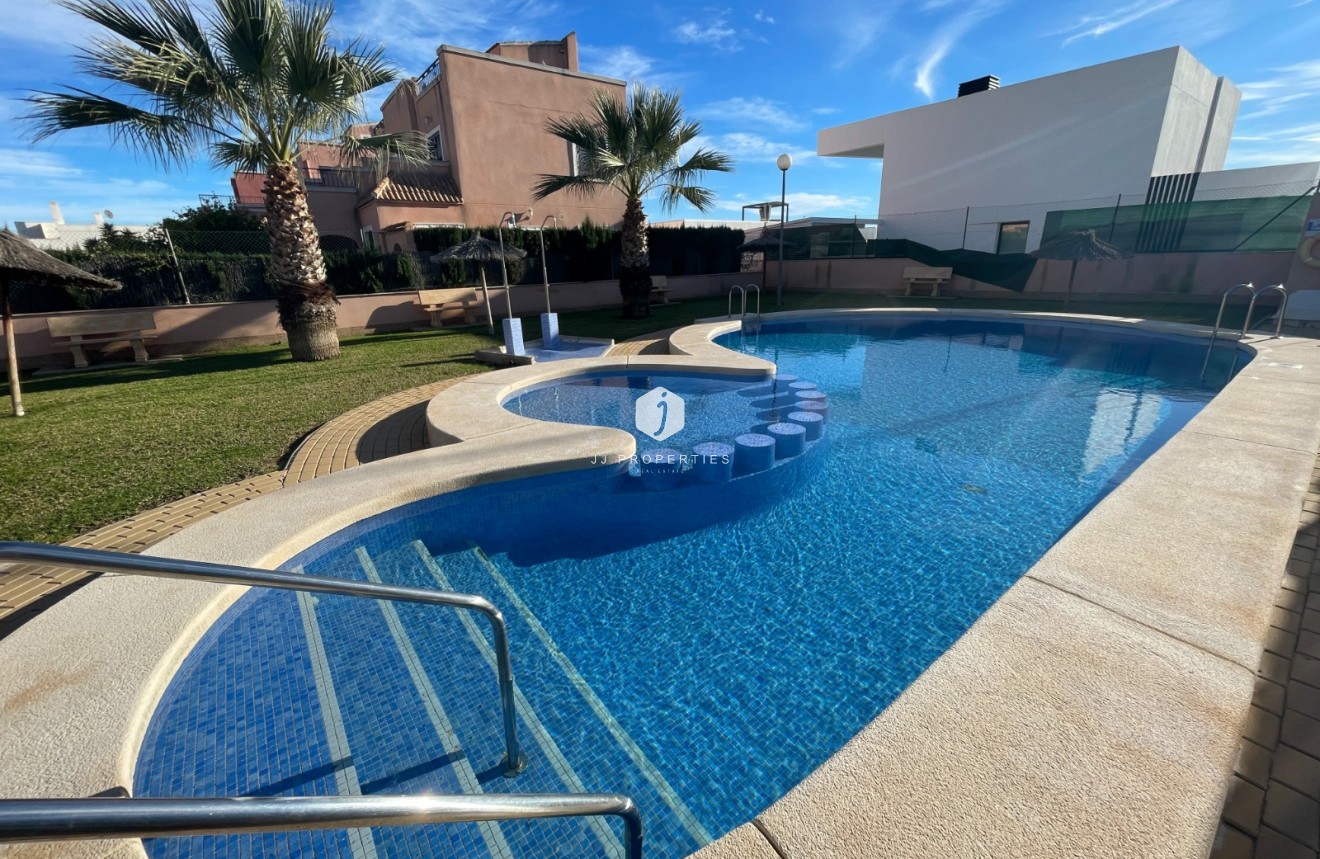 Resale - Chalet -
Los Montesinos - Costa Blanca