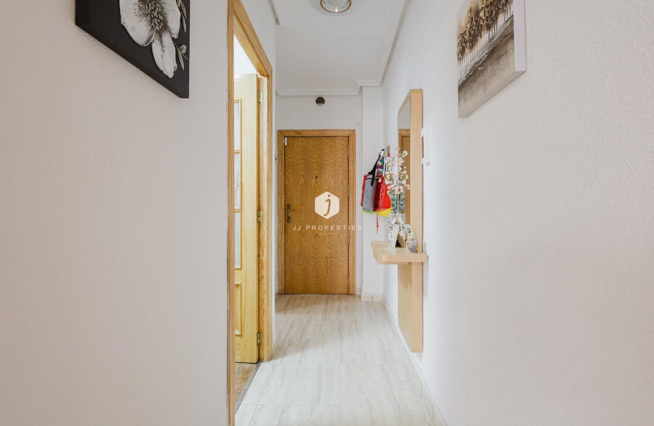 Resale - Apartment / flat -
Torrevieja - Costa Blanca