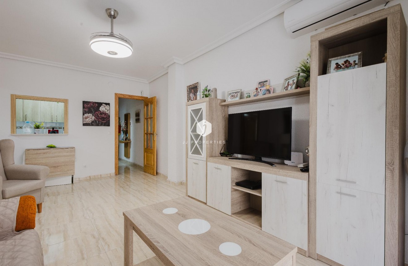 Resale - Apartment / flat -
Torrevieja - Costa Blanca