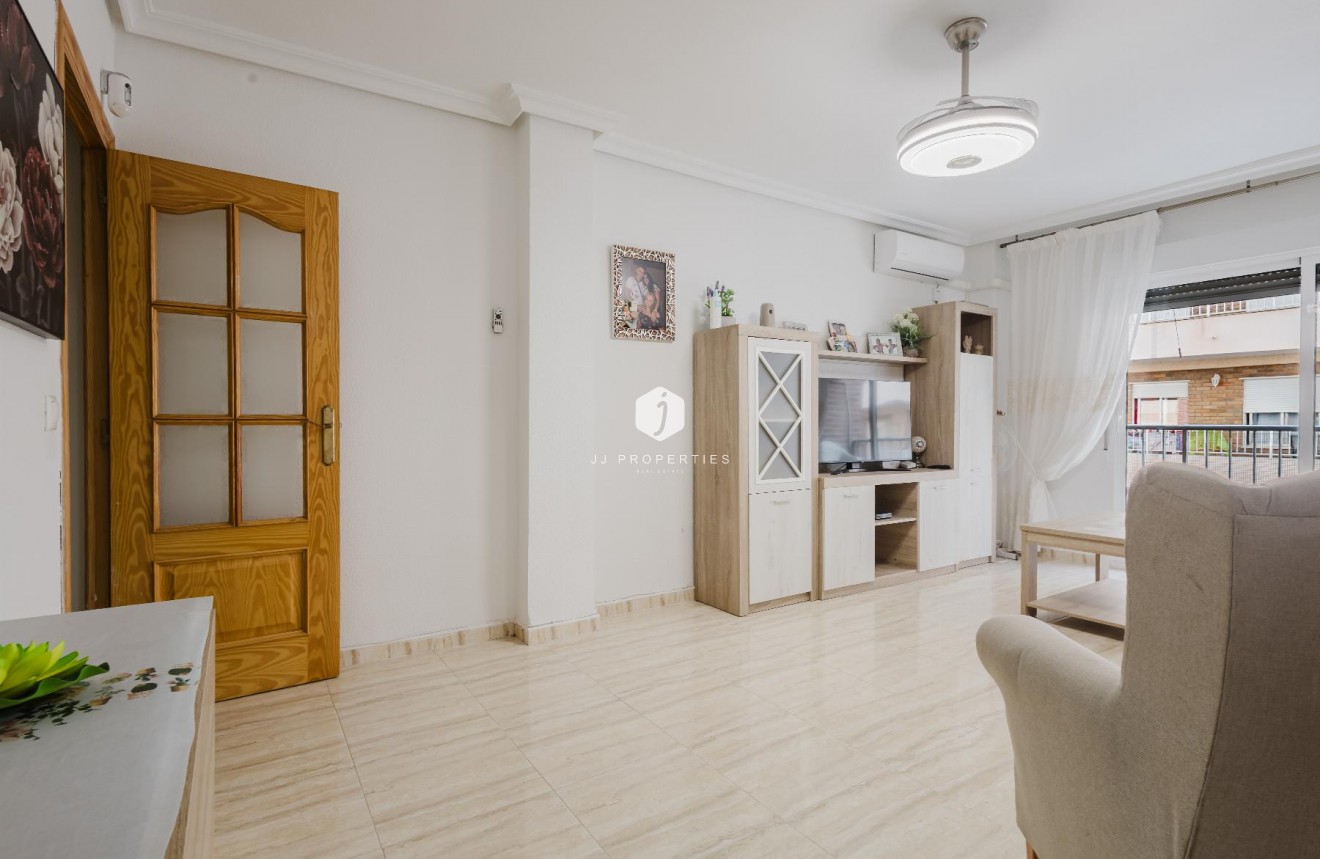 Resale - Apartment / flat -
Torrevieja - Costa Blanca