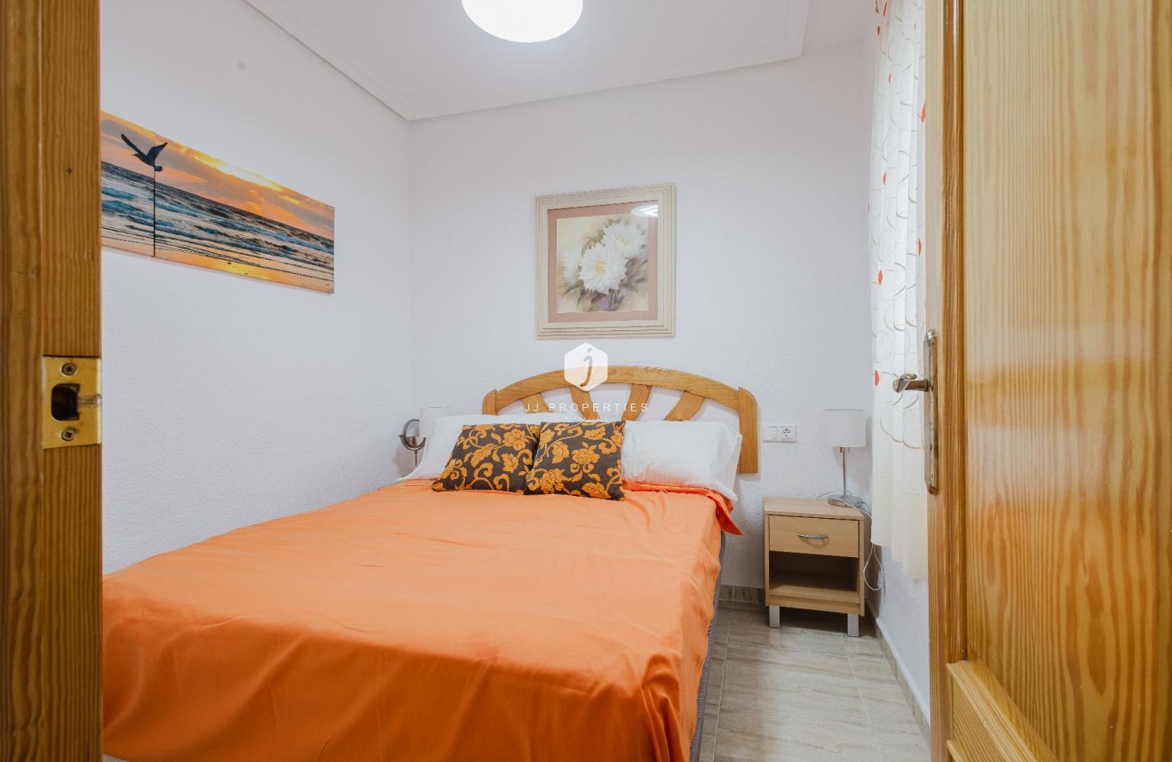 Resale - Apartment / flat -
Torrevieja - Costa Blanca