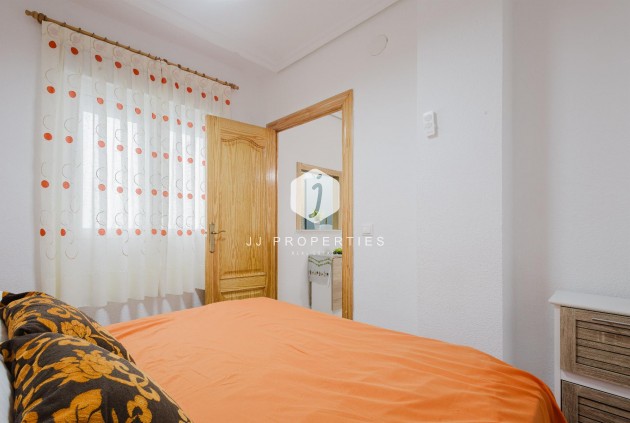 Resale - Apartment / flat -
Torrevieja - Costa Blanca