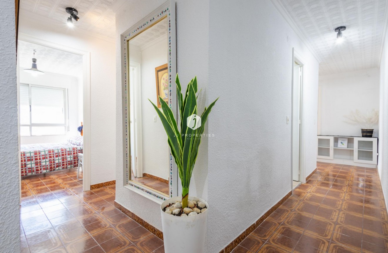 Tweedehands - Appartement / flat -
Torrevieja - Costa Blanca