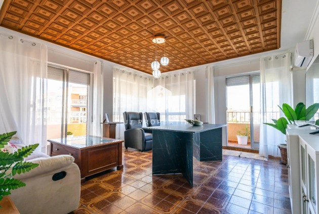 Tweedehands - Appartement / flat -
Torrevieja - Costa Blanca