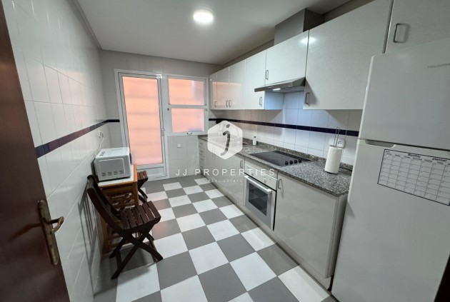 Aus zweiter Hand - Wohnung -
San Miguel de Salinas - Inland