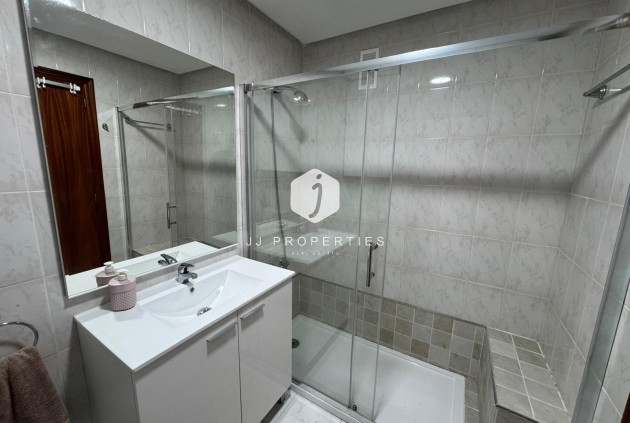 Aus zweiter Hand - Wohnung -
San Miguel de Salinas - Inland