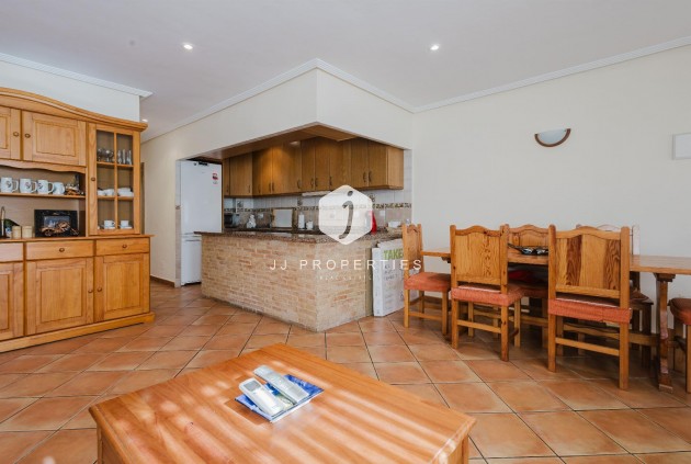 Resale - Bungalow -
Torrevieja - Costa Blanca