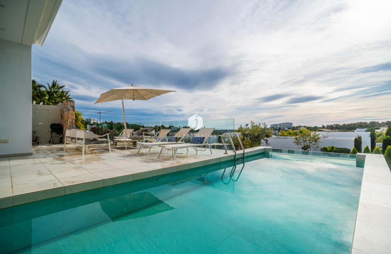 Resale - Villa -
Orihuela Costa - Costa Blanca