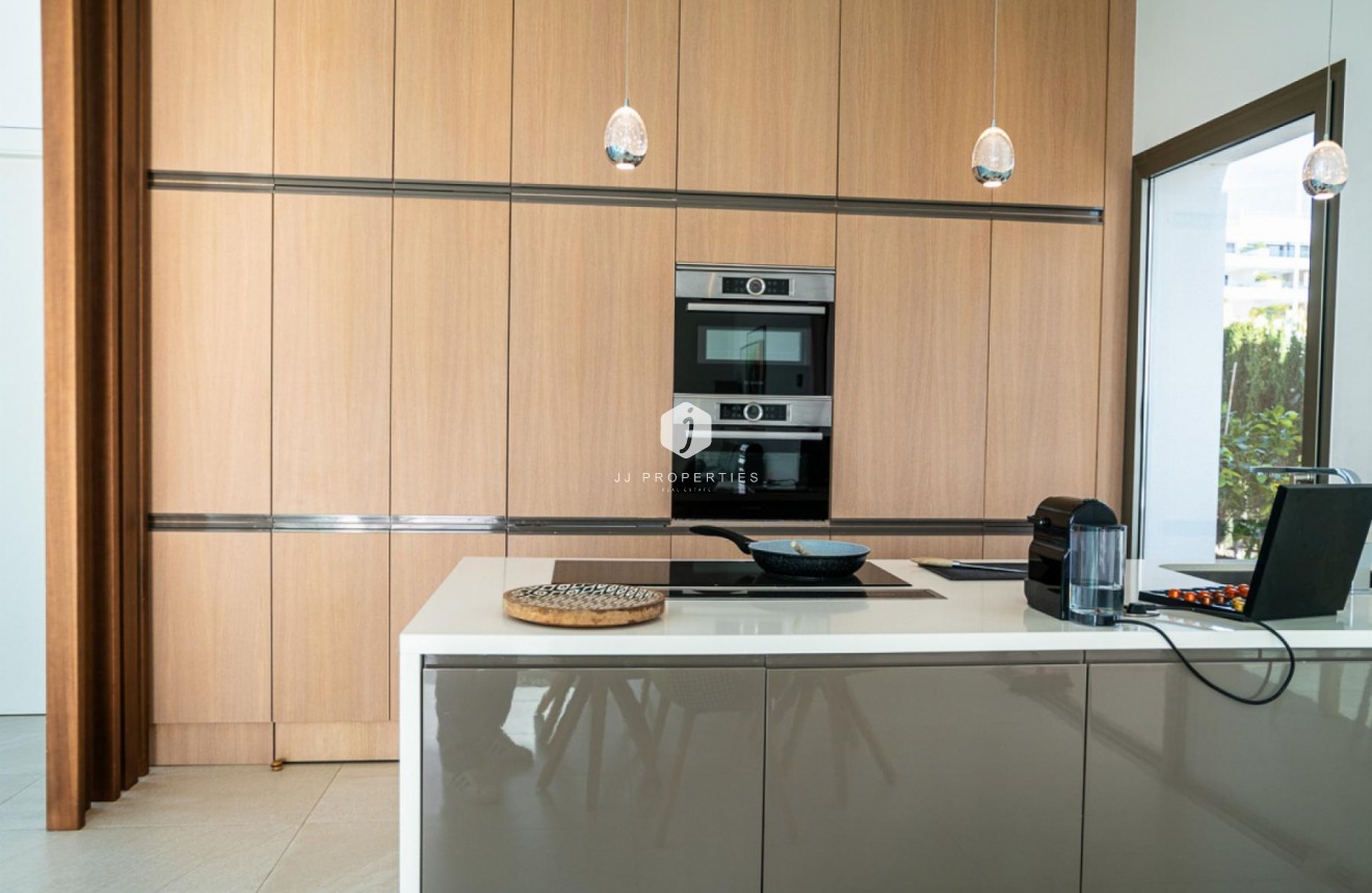 Resale - Villa -
Orihuela Costa - Costa Blanca