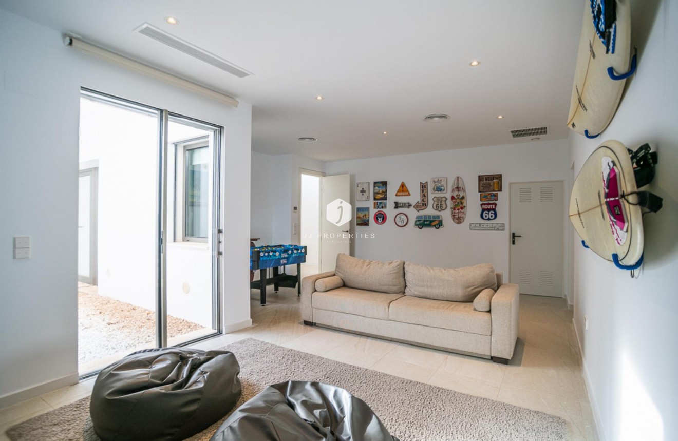 Resale - Villa -
Orihuela Costa - Costa Blanca