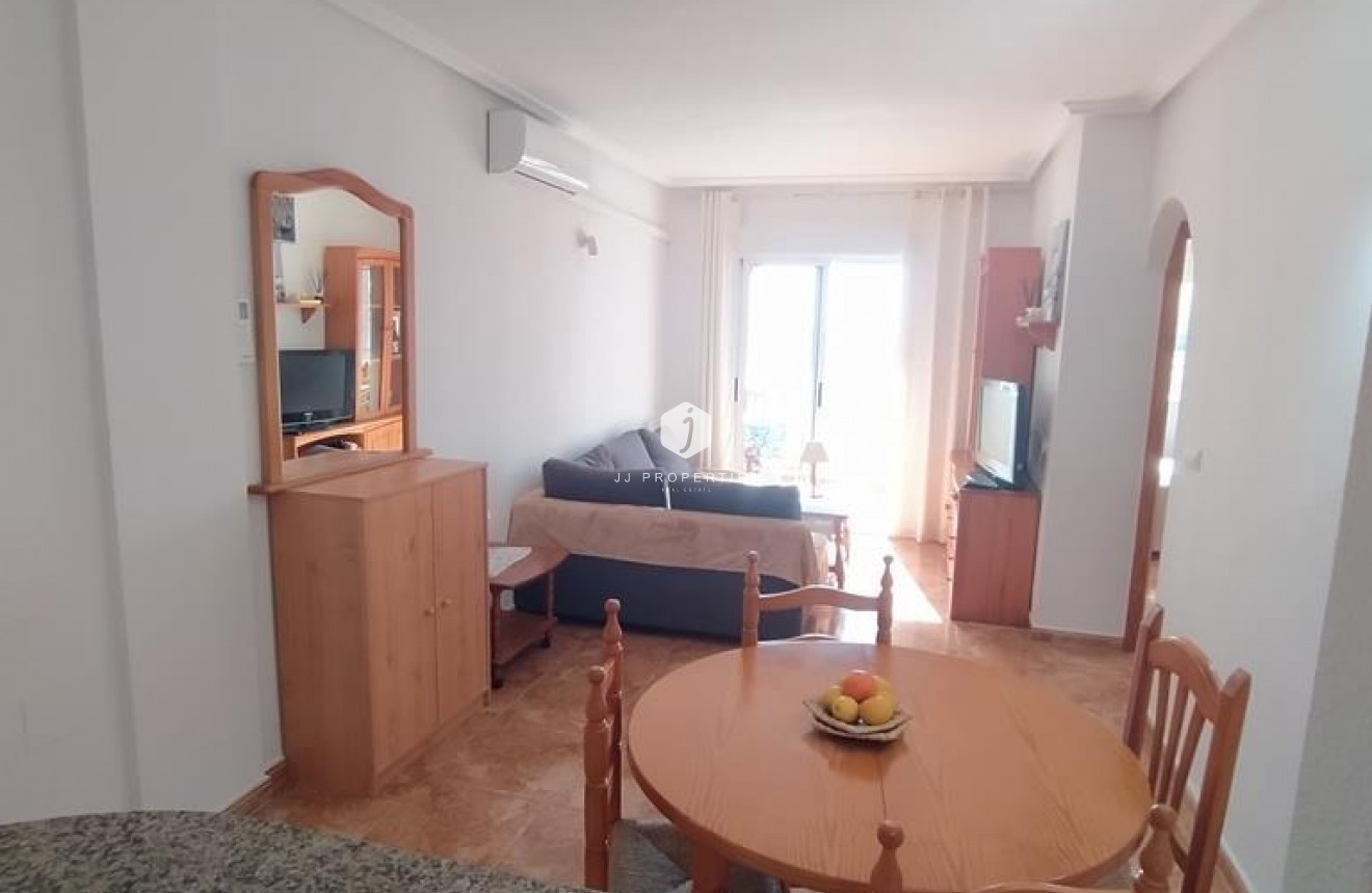 Tweedehands - Appartement / flat -
Torrevieja - CASCO URBANO