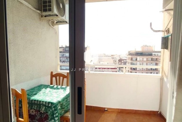 Tweedehands - Appartement / flat -
Torrevieja - CASCO URBANO