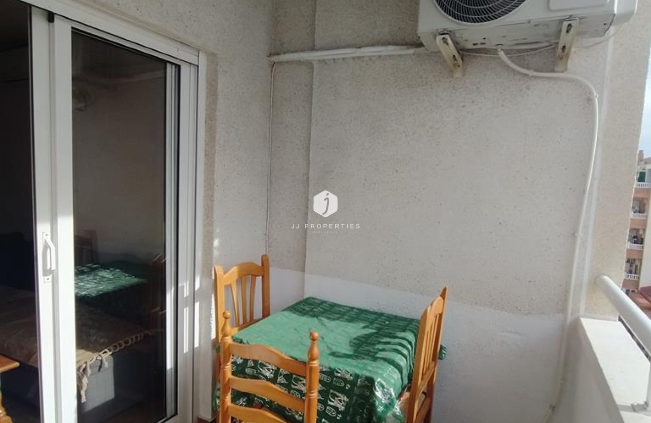 Tweedehands - Appartement / flat -
Torrevieja - CASCO URBANO