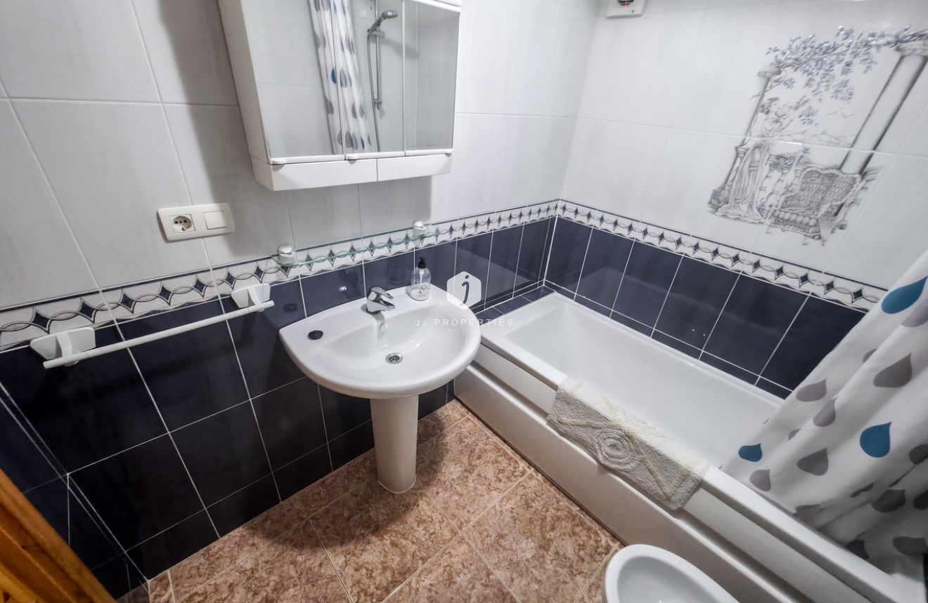 D'occasion - Villa -
Torrevieja - Costa Blanca