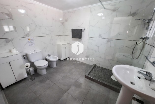 D'occasion - Villa -
Torrevieja - Costa Blanca