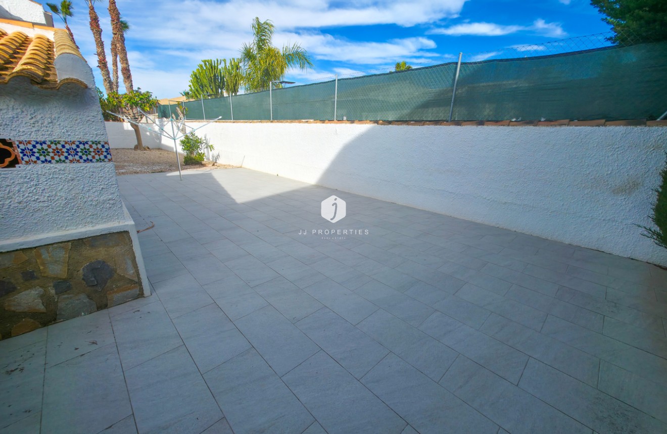 D'occasion - Villa -
Torrevieja - Costa Blanca