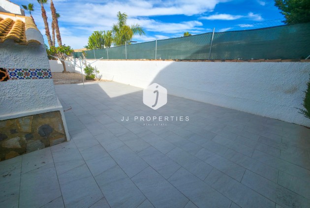 D'occasion - Villa -
Torrevieja - Costa Blanca