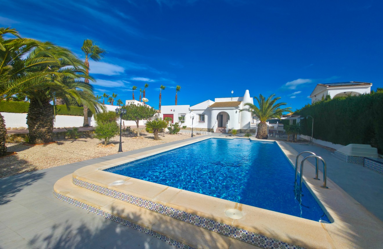 D'occasion - Villa -
Torrevieja - Costa Blanca
