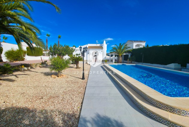 D'occasion - Villa -
Torrevieja - Costa Blanca