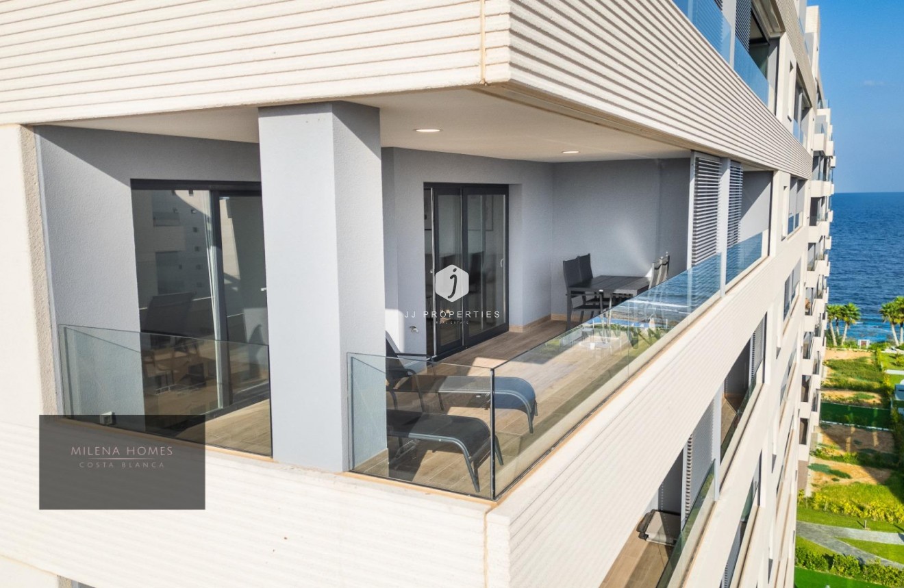 Resale - Apartment / flat -
Torrevieja - Punta prima