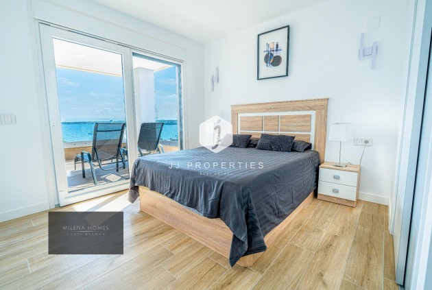 Resale - Apartment / flat -
Torrevieja - Punta prima