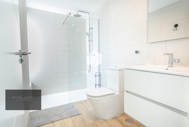 Resale - Apartment / flat -
Torrevieja - Punta prima