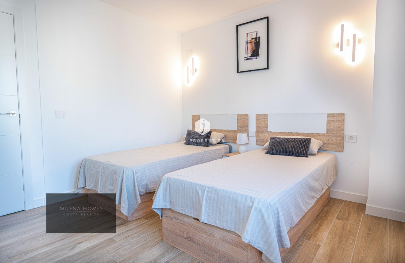 Resale - Apartment / flat -
Torrevieja - Punta prima