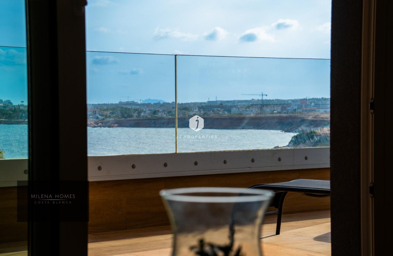 Resale - Apartment / flat -
Torrevieja - Punta prima