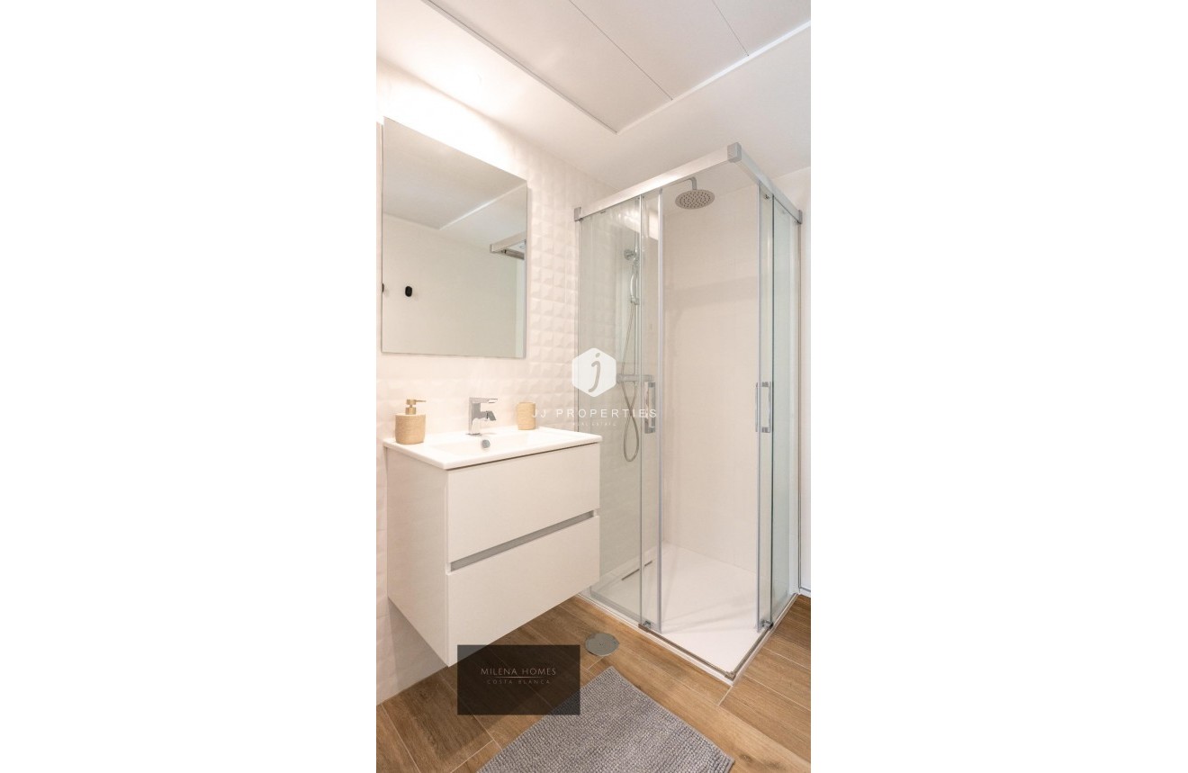 Resale - Apartment / flat -
Torrevieja - Punta prima