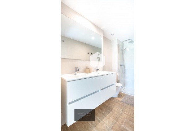 Resale - Apartment / flat -
Torrevieja - Punta prima