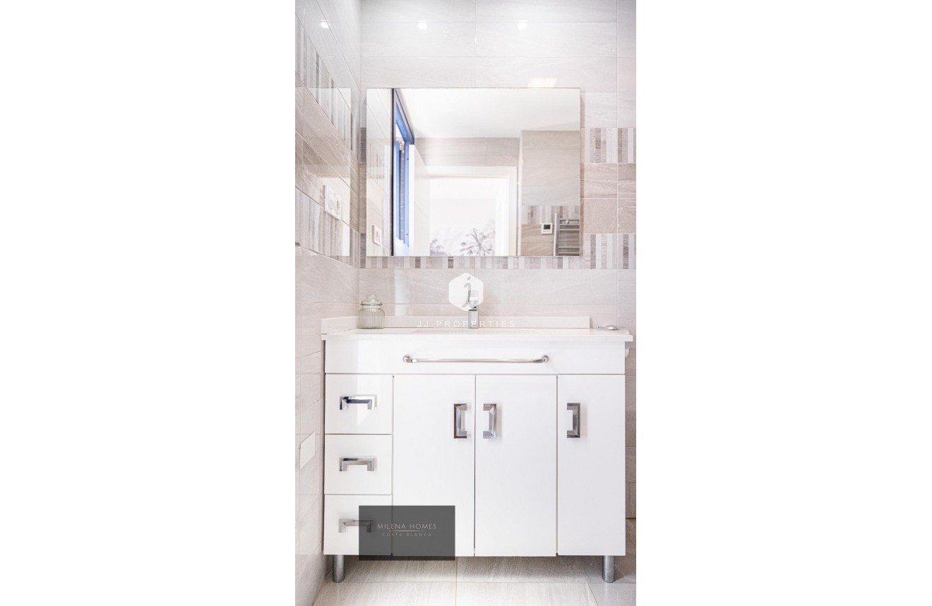 Resale - Penthouse -
Torrevieja - Punta prima