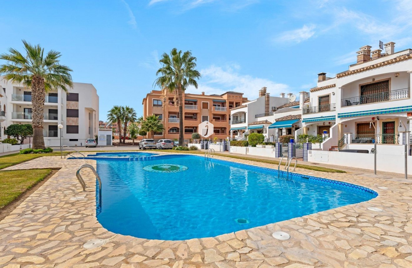 Resale - Apartment / flat -
Orihuela Costa - Costa Blanca