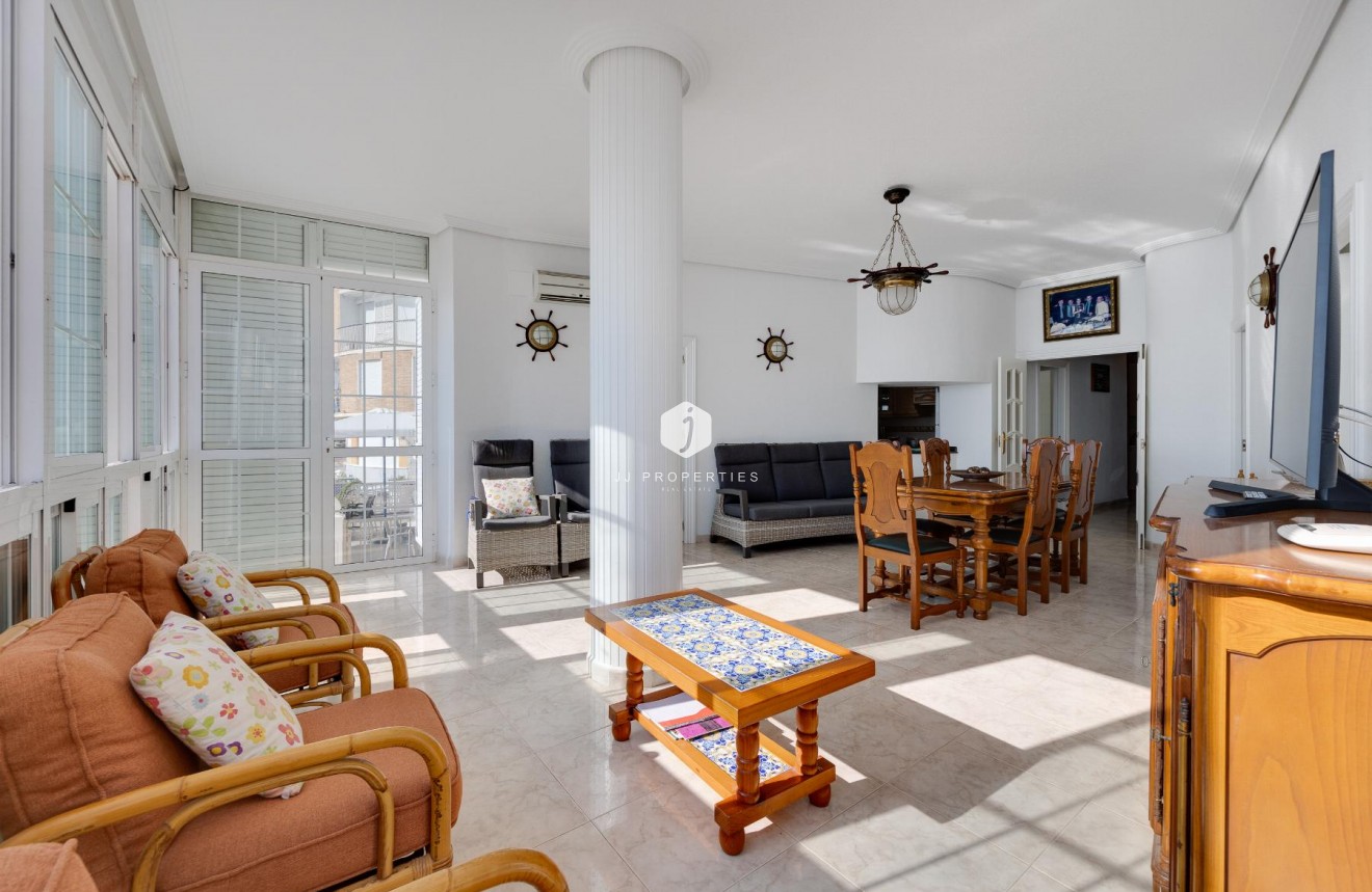 Resale - Apartment / flat -
Torrevieja - Costa Blanca