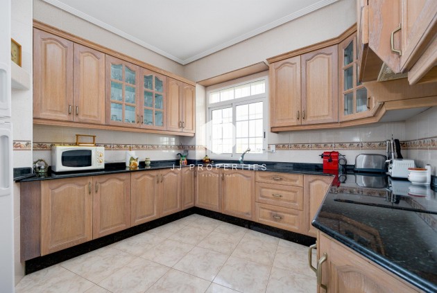 Resale - Apartment / flat -
Torrevieja - Costa Blanca