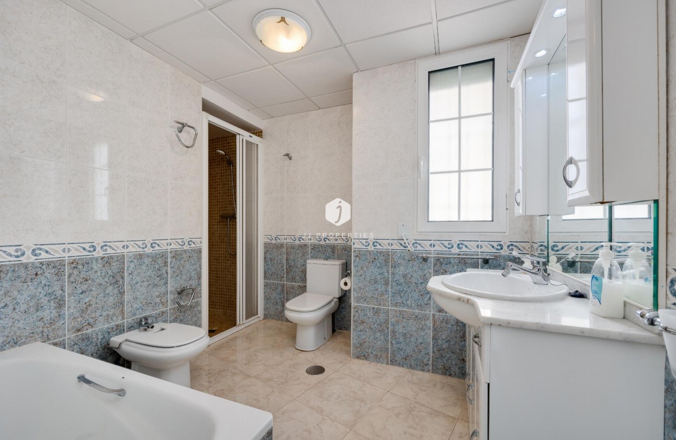 Resale - Apartment / flat -
Torrevieja - Costa Blanca