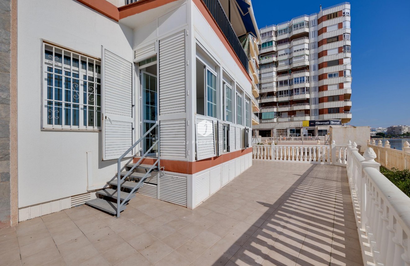 Resale - Apartment / flat -
Torrevieja - Costa Blanca