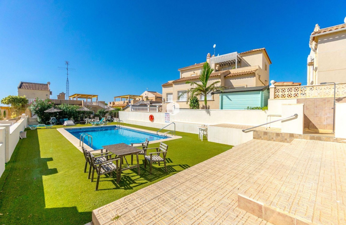 Resale - Chalet -
Orihuela Costa - Costa Blanca
