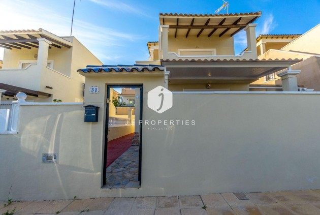 Resale - Chalet -
Orihuela Costa - Costa Blanca