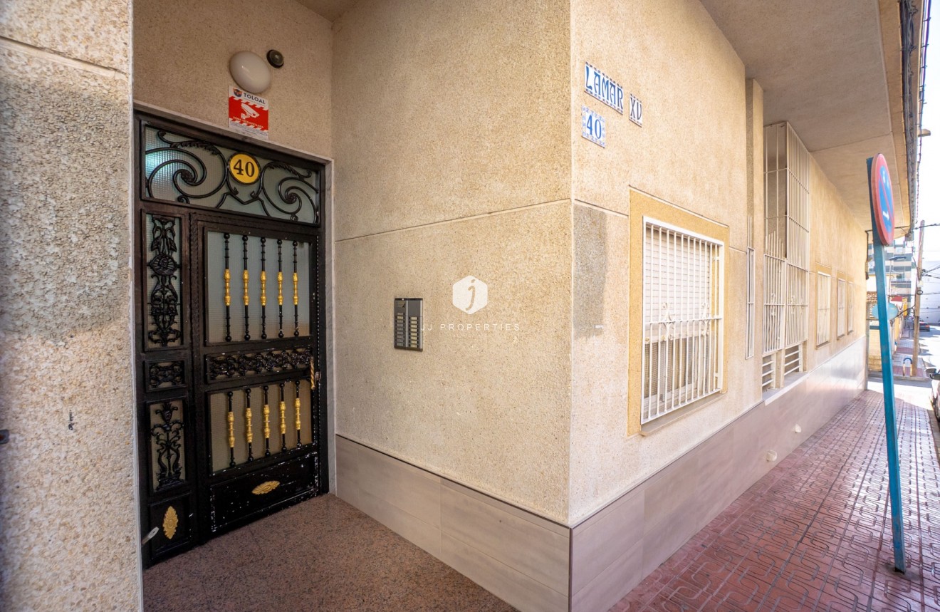 Resale - Penthouse -
Torrevieja - Centro