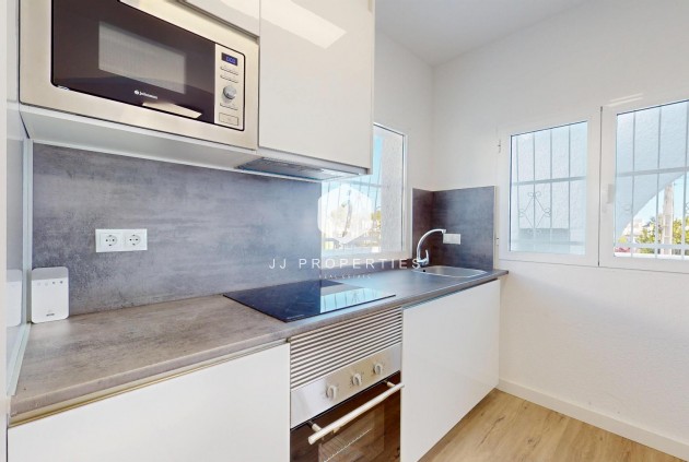 Resale - Bungalow -
Orihuela Costa - Costa Blanca