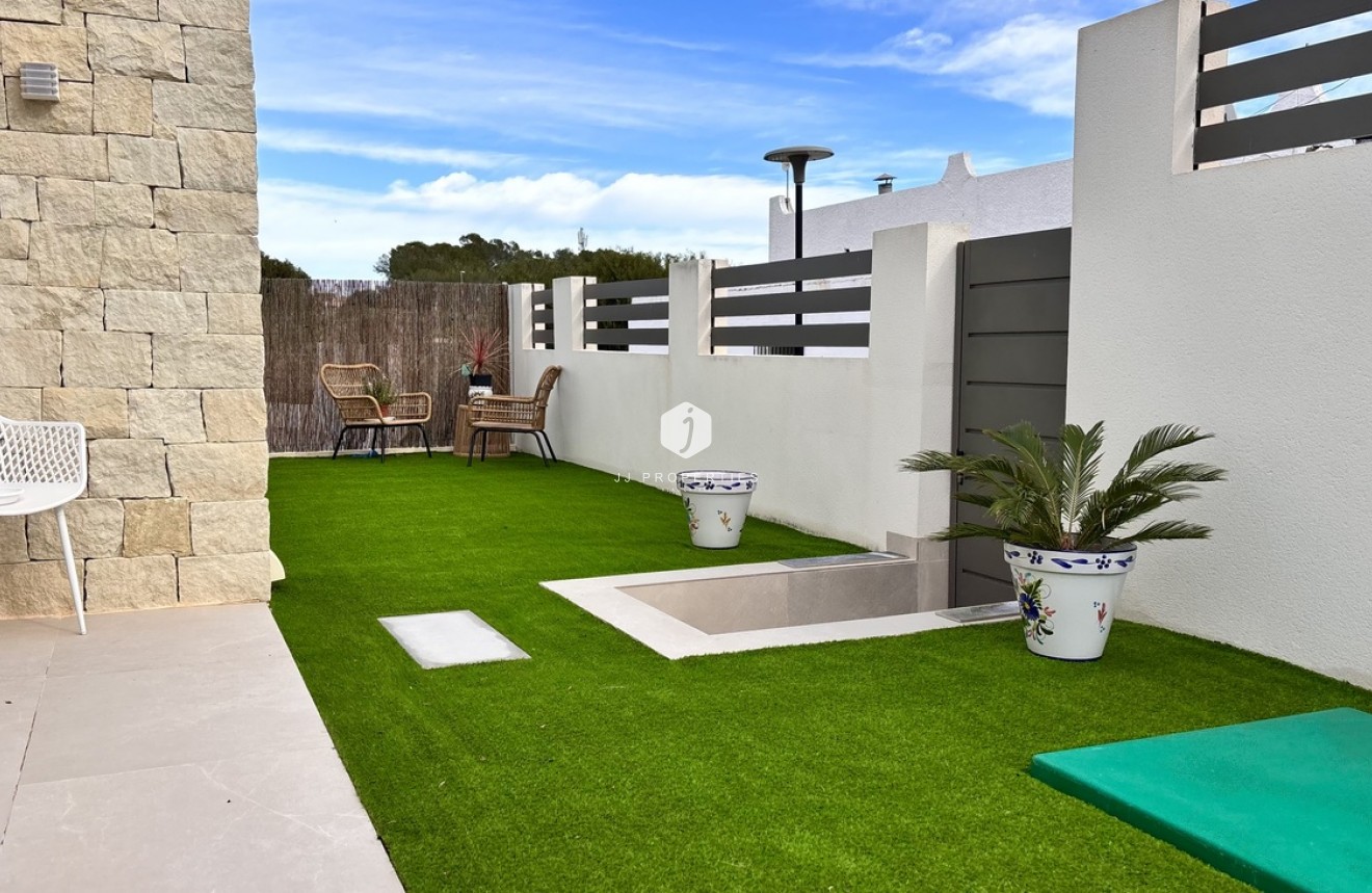 Resale - Villa -
San Miguel de Salinas - Costa Blanca