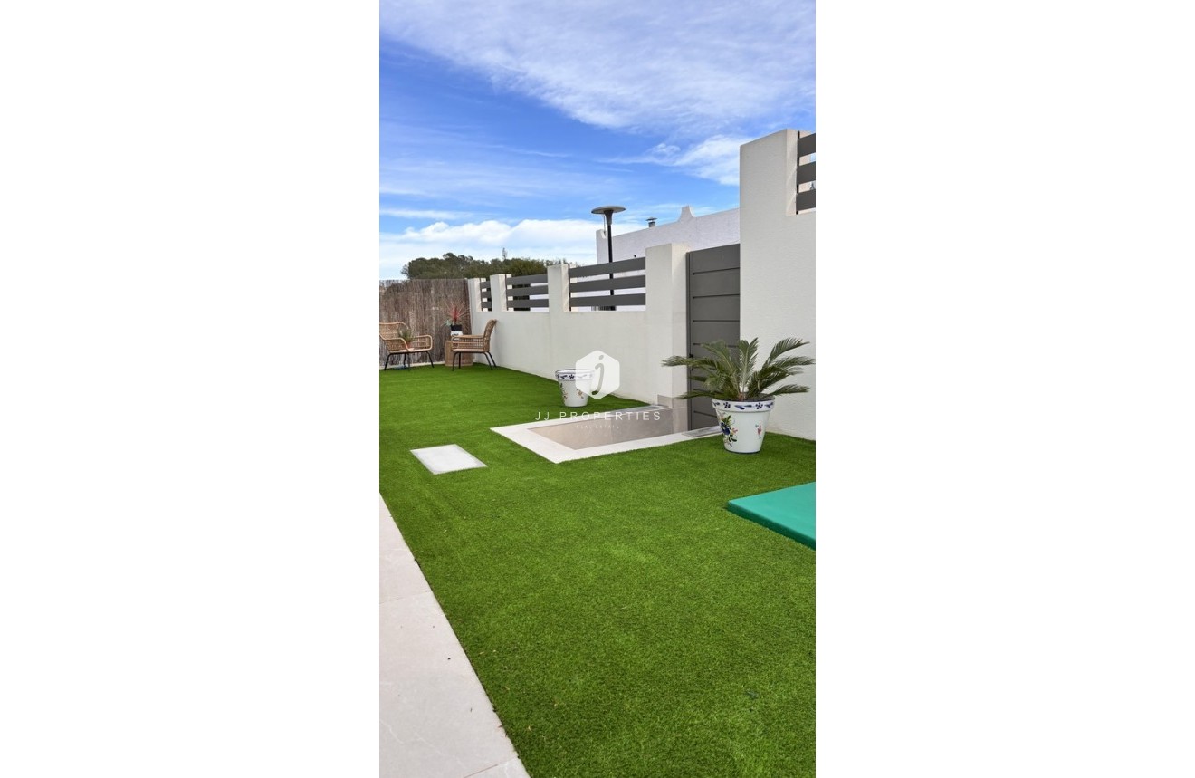 Resale - Villa -
San Miguel de Salinas - Costa Blanca