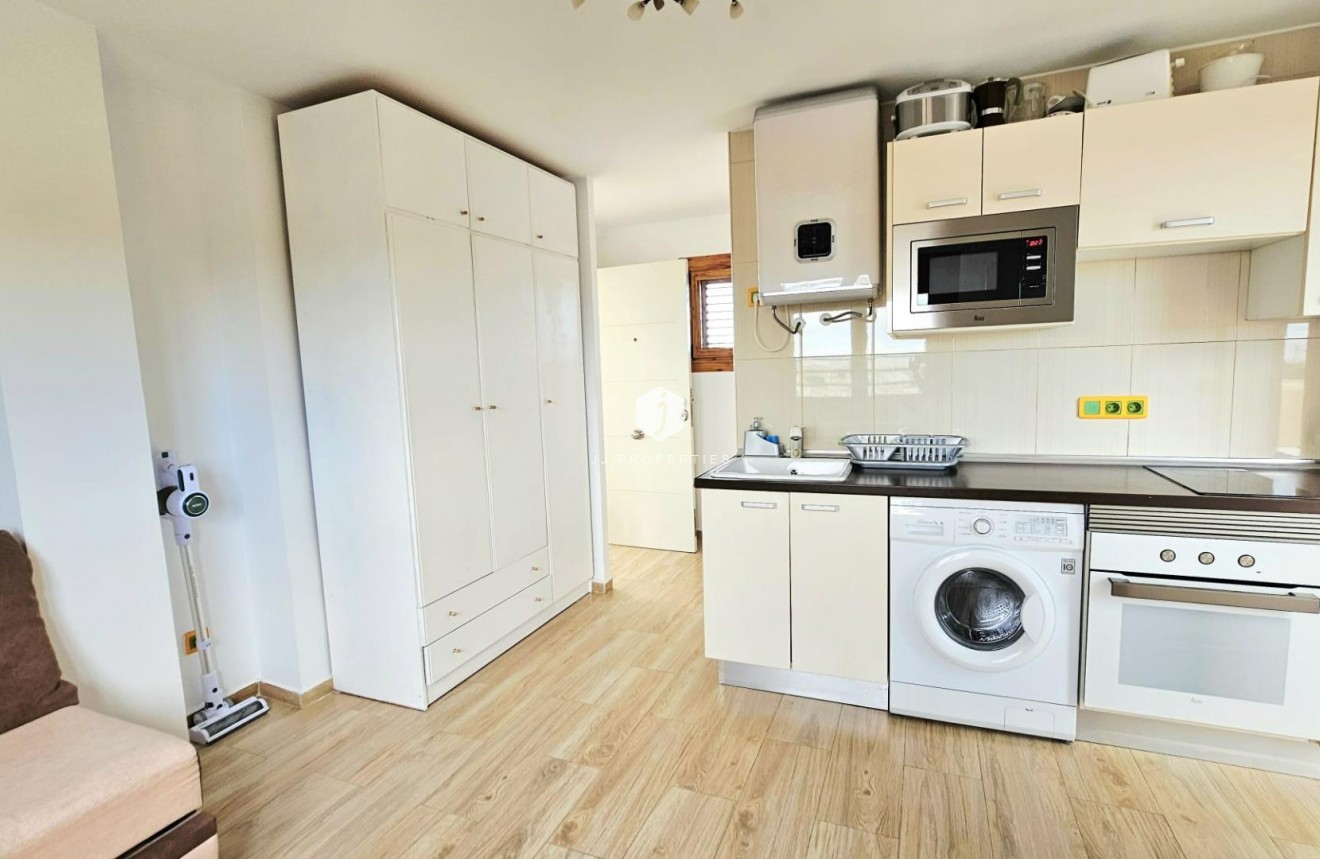 Z drugiej ręki - Mieszkanie w bloku -
Torrevieja - Nueva Torrevieja