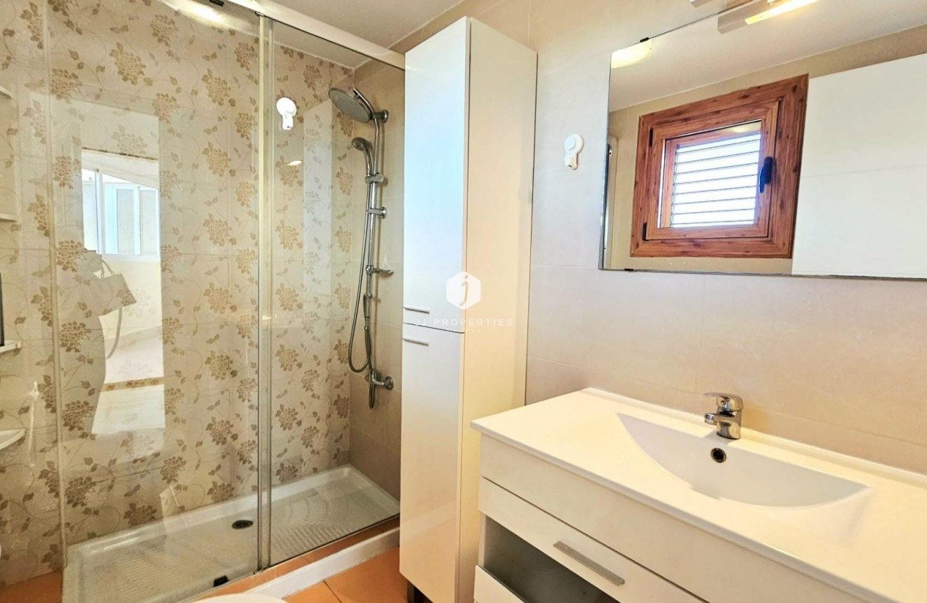 Z drugiej ręki - Mieszkanie w bloku -
Torrevieja - Nueva Torrevieja