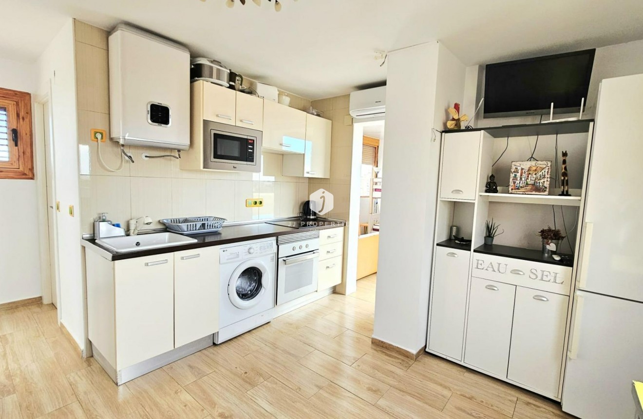 Z drugiej ręki - Mieszkanie w bloku -
Torrevieja - Nueva Torrevieja