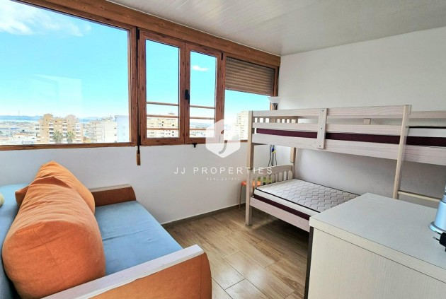 Z drugiej ręki - Mieszkanie w bloku -
Torrevieja - Nueva Torrevieja